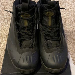 Used Men’s Nike Foamposite Tennis Shoes